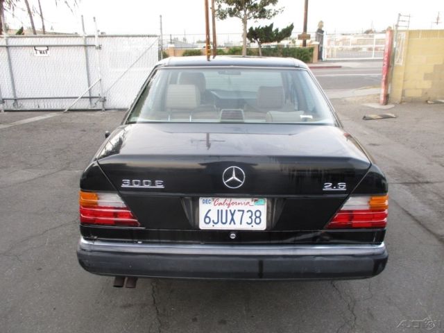 1991 Mercedes-Benz 300-Series 4 Dr - photo 4