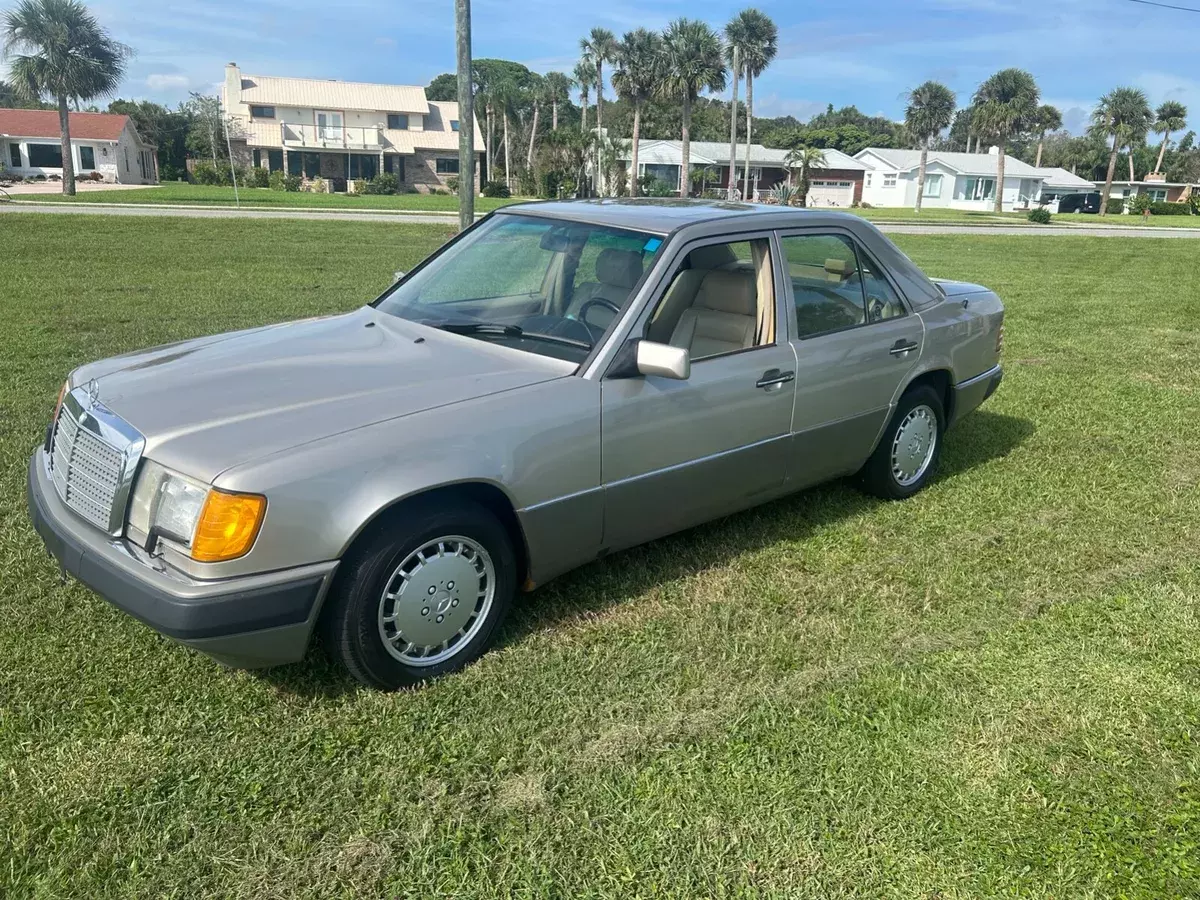 1991 Mercedes Benz 300e 4Matic Sedan 4-door 3.0l 1991 Mercedes-Benz E-Class