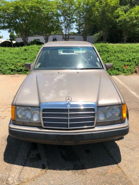 1991 Mercedes-Benz 300e *needs new engine* Parts or Fixer-Upper purchase. 1991 Mercedes-Benz 300-Series