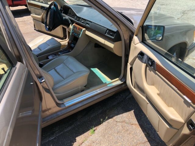 1991 Mercedes-Benz 300-Series - photo 11