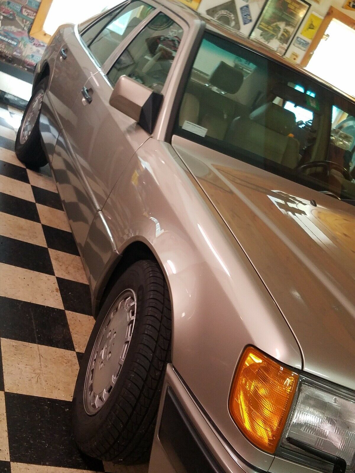 1991 Mercedes-Benz 300E E