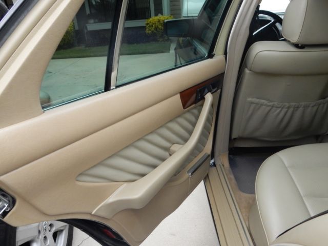 1991 Mercedes-Benz S-Class 300SE - photo 11