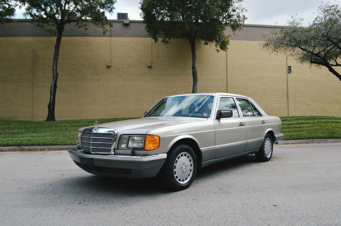 1991 Mercedes-Benz S-Class 300SE