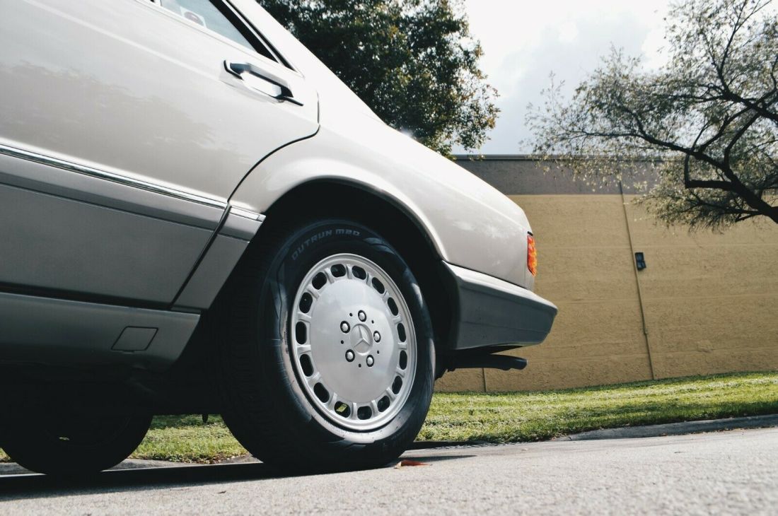 1991 Mercedes-Benz S-Class 300SE - photo 10