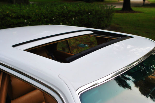 1991 Mercedes-Benz 300-Series spectular 37,548 Original Miles Gorgeous Benz! - photo 10