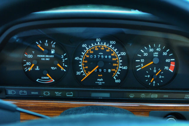 1991 Mercedes-Benz 300-Series spectular 37,548 Original Miles Gorgeous Benz! - photo 9