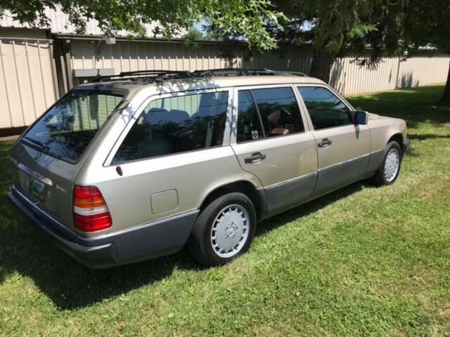 1991 Mercedes-Benz E-Class wagon - photo 3