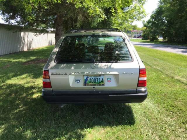 1991 Mercedes-Benz E-Class wagon - photo 4