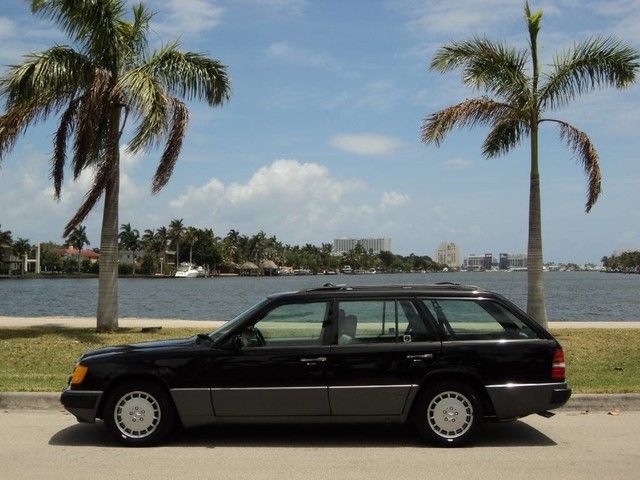 1991 MERCEDES BENZ 300TE WAGON 99K MILES 3ROWS NON SMOKER NO ACCIDENT NO RESERVE 1991 Mercedes-Benz 300-Series Base Wagon 4-Door