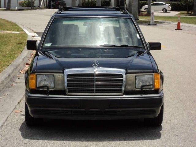 1991 Mercedes-Benz 300-Series Base Wagon 4-Door - photo 11