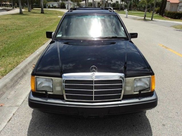 1991 Mercedes-Benz 300-Series Base Wagon 4-Door - photo 12