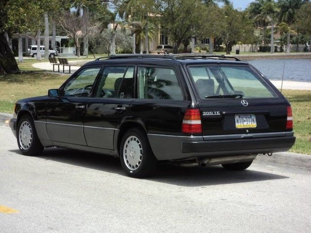 1991 Mercedes-Benz 300-Series Base Wagon 4-Door - photo 2