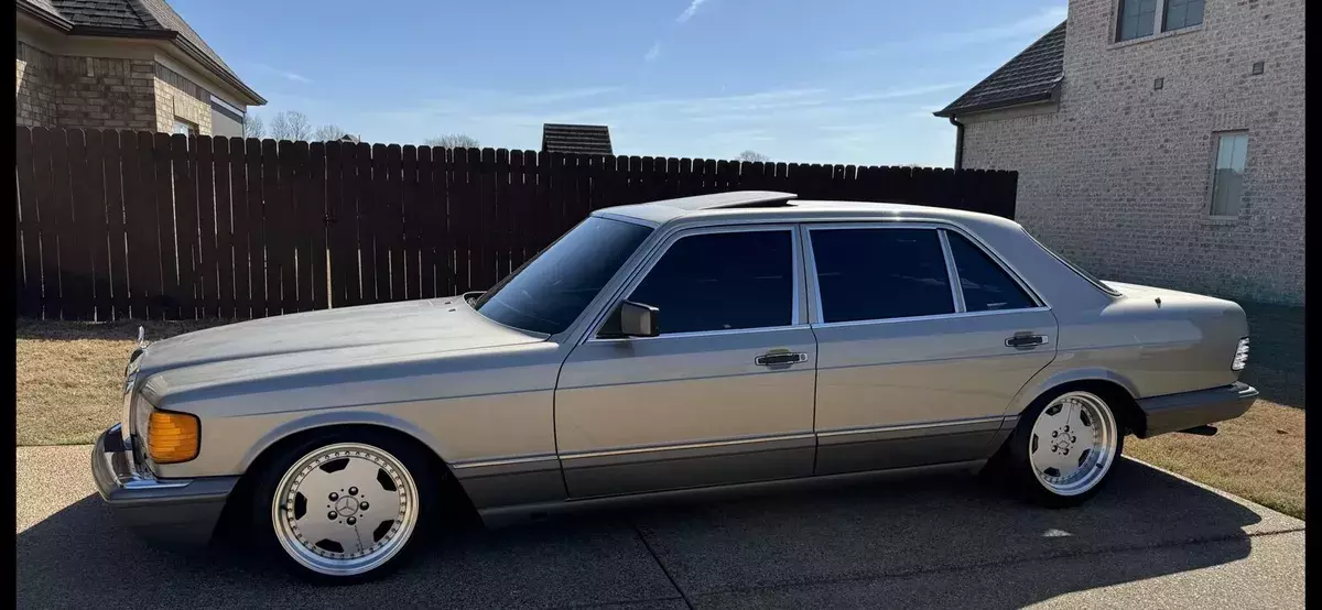 1991 Mercedes-Benz 400-Series Grey SEL 1991 Mercedes-Benz 400-Series SEL