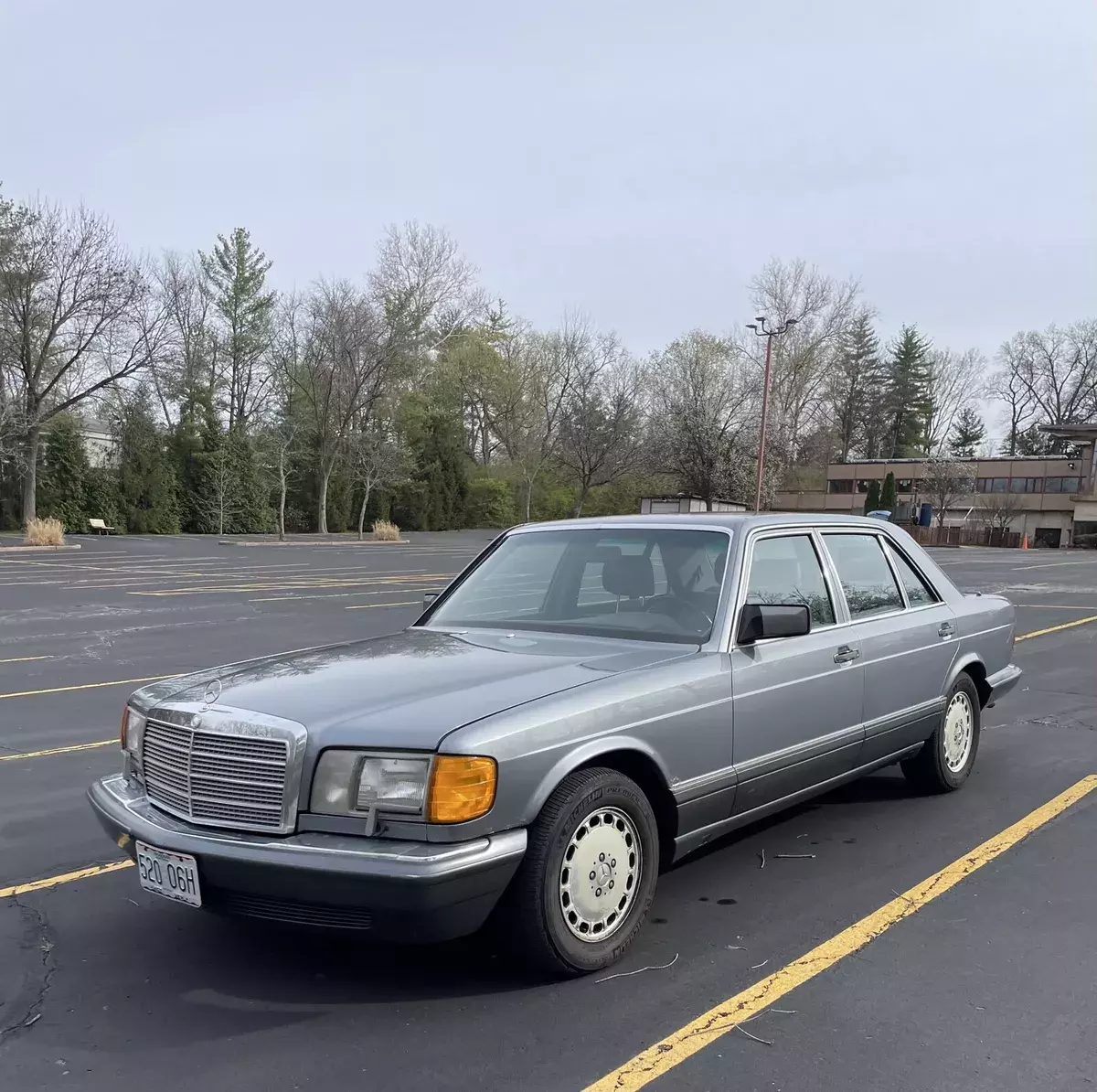 1991 Mercedes-Benz 400-Series Sedan Grey SEL 1991 Mercedes-Benz 400-Series SEL