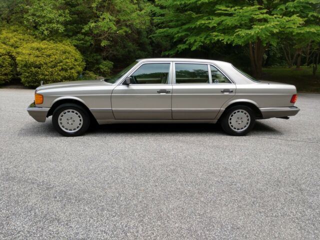 1991 Mercedes-Benz 400-Series Classic - photo 2