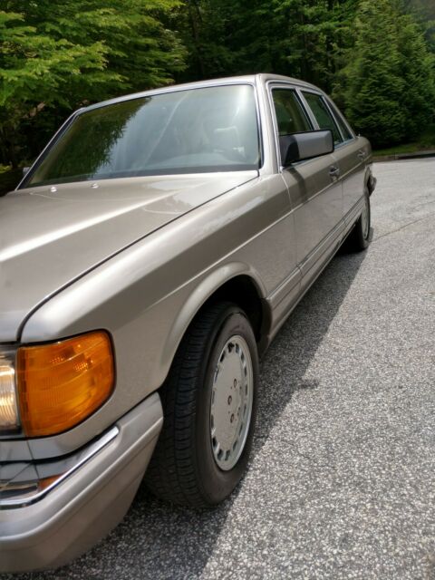 1991 Mercedes-Benz 400-Series Classic - photo 9