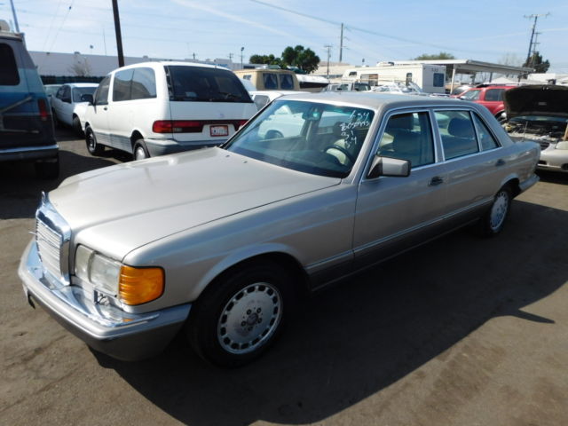 1991 Mercedes-Benz 420SEL 4-Door Sedan NO RESERVE 1991 Mercedes-Benz 400-Series 4dr Sedan 42