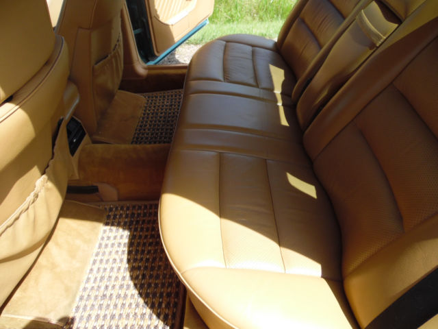 1991 Mercedes-Benz 400-Series Base Sedan 4-Door - photo 12