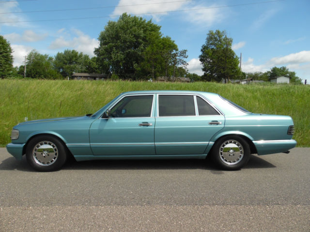 1991 Mercedes-Benz 400-Series Base Sedan 4-Door - photo 4
