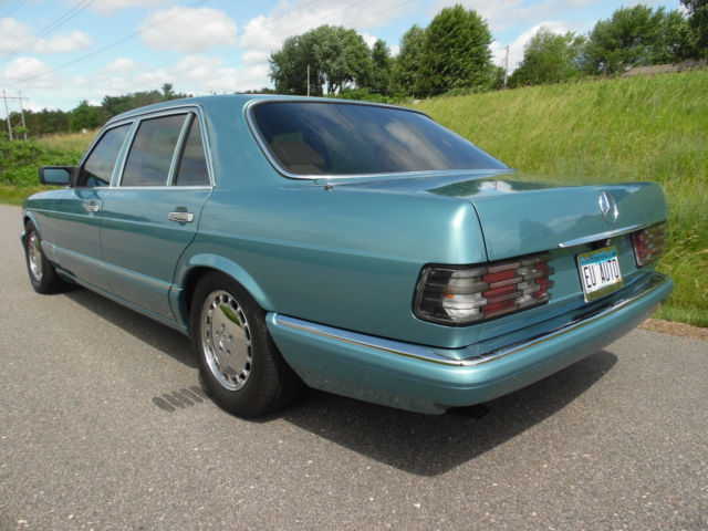 1991 Mercedes-Benz 400-Series Base Sedan 4-Door - photo 5