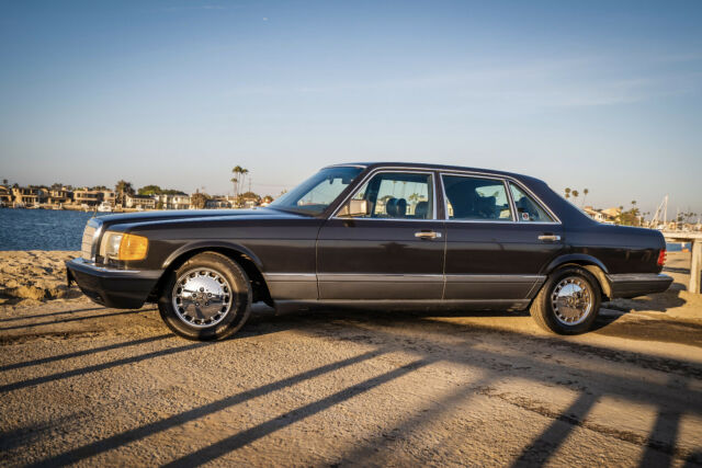 1991 Mercedes-Benz 420SEL (Low Miles) 1991 Mercedes-Benz 400-Series