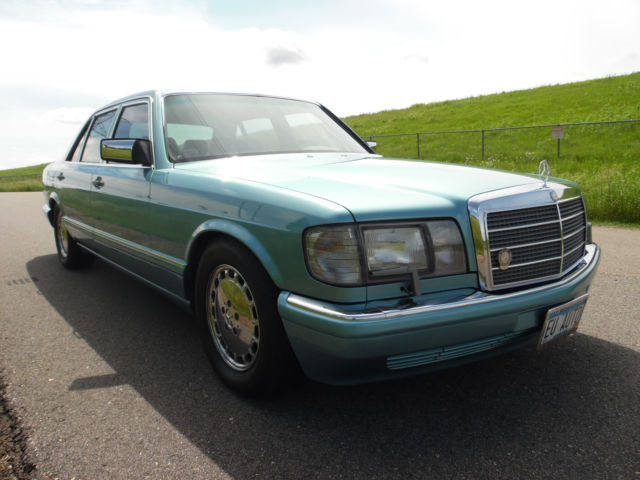 1991 Mercedes-Benz 400-Series Base Sedan 4-Door - photo 9