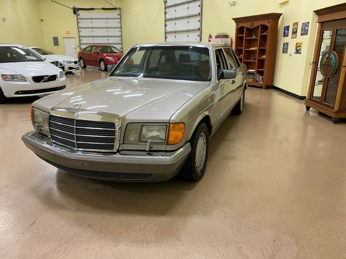 1991 Mercedes-Benz S-Class 420 SEL Sedan - photo 3