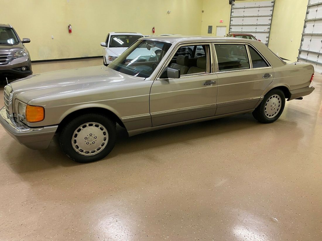 1991 Mercedes-Benz S-Class 420 SEL Sedan - photo 4
