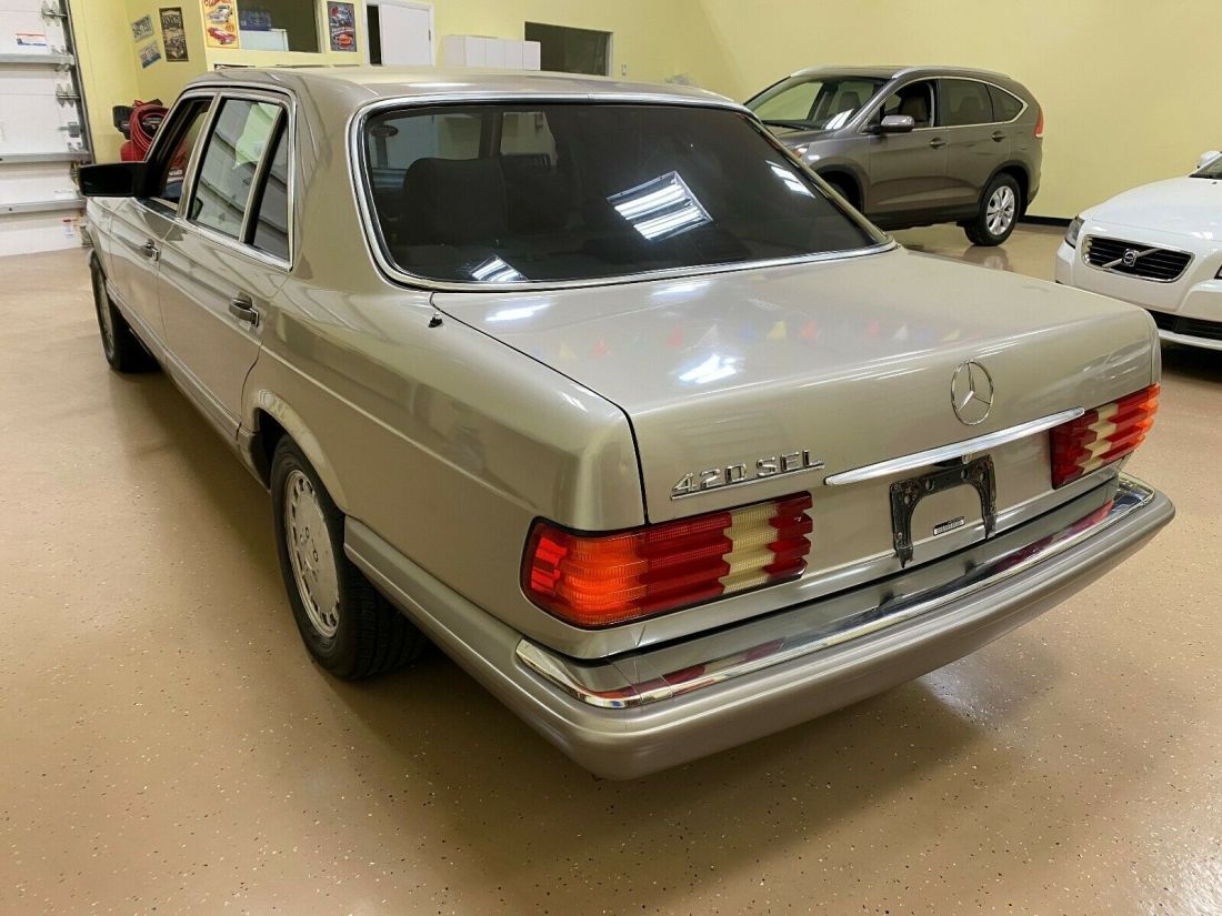 1991 Mercedes-Benz S-Class 420 SEL Sedan - photo 6