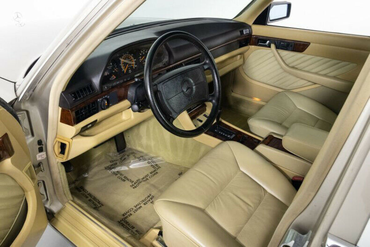 1991 Mercedes-Benz 500-Series 560 SEL - photo 2