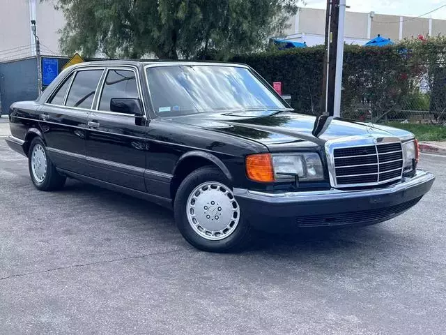 1991 Mercedes-Benz 560 Series SEL 4D Sedan 1991 Mercedes-Benz 500-Series SEL 4D Sedan