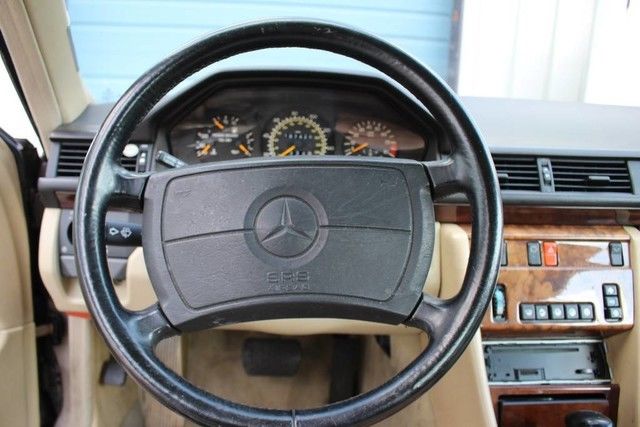 1991 Mercedes-Benz 300-Series - photo 11