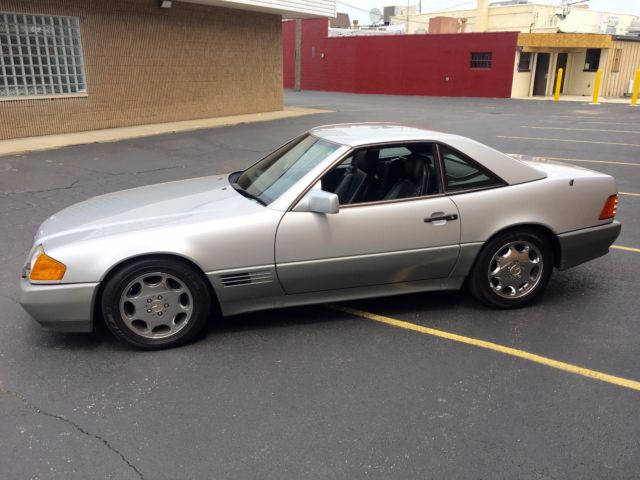 1991 Mercedes-Benz SL-Class CONVERTIBLE / HARDTOP - photo 4