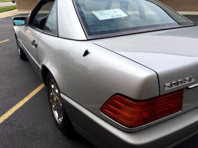 1991 Mercedes-Benz SL-Class CONVERTIBLE / HARDTOP - photo 6