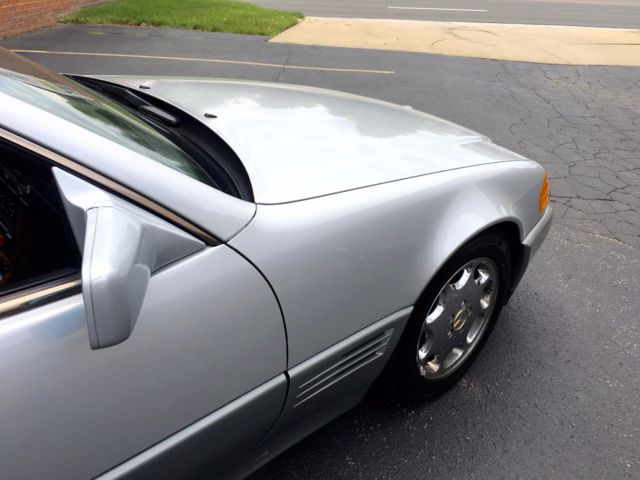 1991 Mercedes-Benz SL-Class CONVERTIBLE / HARDTOP - photo 8