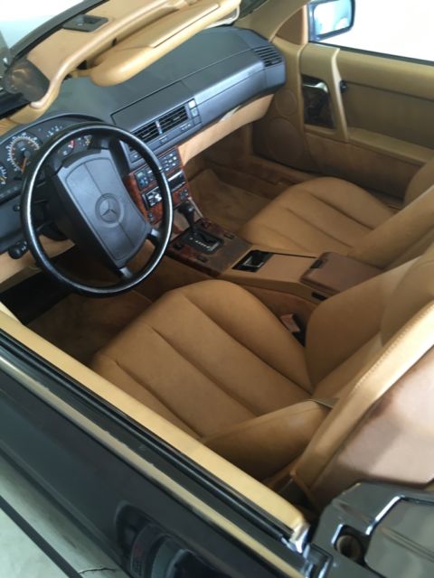 1991 Mercedes-Benz SL-Class Convertible with hardtop 49,000 original miles - photo 4