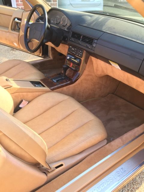 1991 Mercedes-Benz SL-Class Convertible with hardtop 49,000 original miles - photo 7