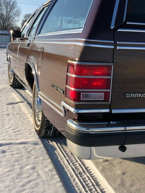 1991 Mercury Colony Park LS Station Wagon - photo 9