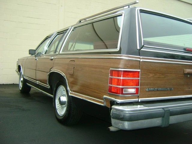 1991 Mercury Grand Marquis LS Wagon 4-Door - photo 5