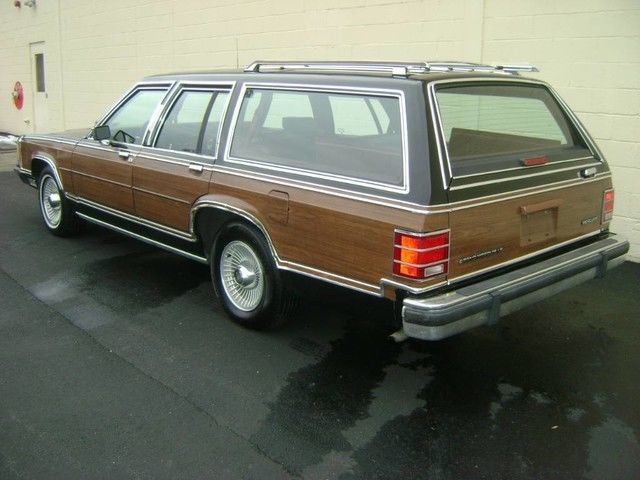 1991 Mercury Grand Marquis LS Wagon 4-Door - photo 6
