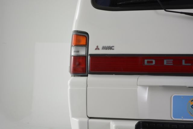 1991 Mitsubishi Delica -- - photo 3