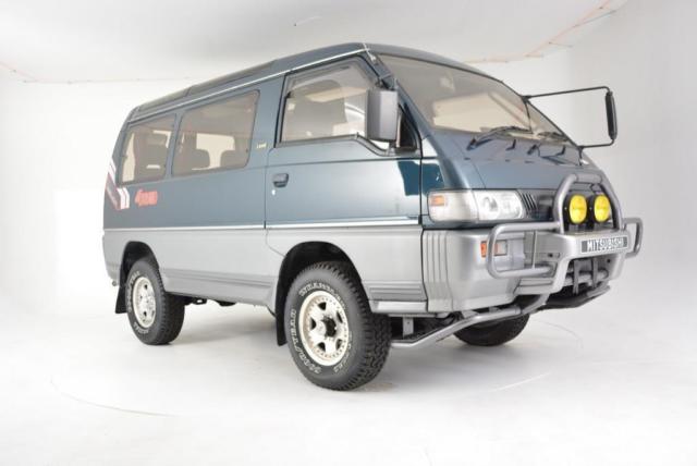 1991 Mitsubishi Delica Exceed 5-Speed 4WD - photo 2