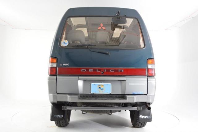 1991 Mitsubishi Delica Exceed 5-Speed 4WD - photo 3
