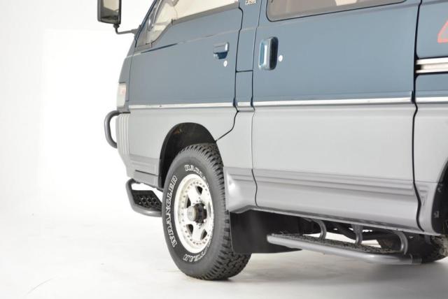 1991 Mitsubishi Delica Exceed 5-Speed 4WD - photo 9