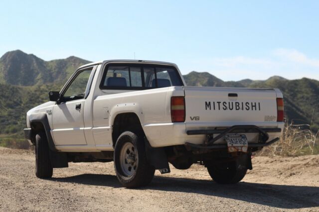 1991 Mitsubishi Mighty Max Regular Cab - photo 2