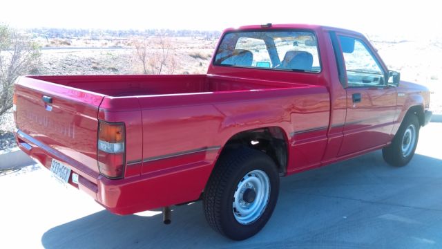 1991 Mitsubishi Mighty Max Base Standard Cab Pickup 2-Door - photo 2