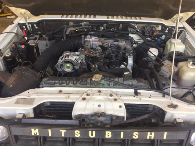 1991 Mitsubishi Montero - photo 2
