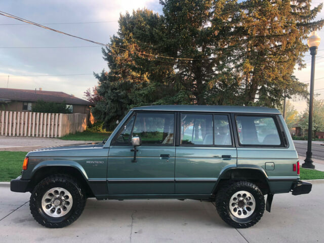 1991 Mitsubishi Montero LS