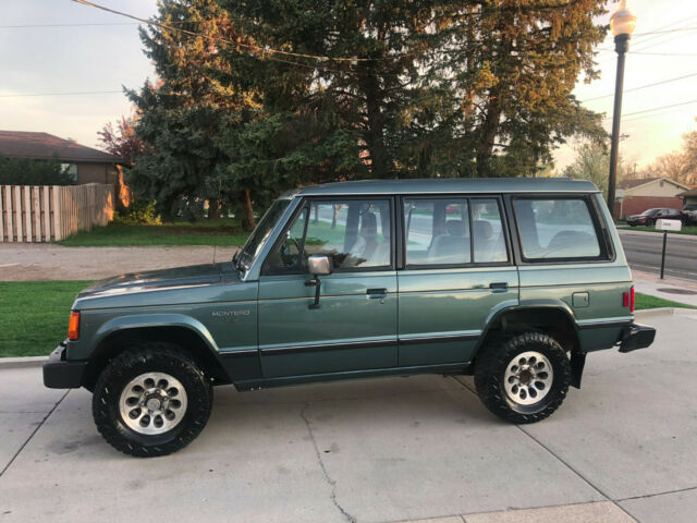 1991 Mitsubishi Montero LS - photo 2