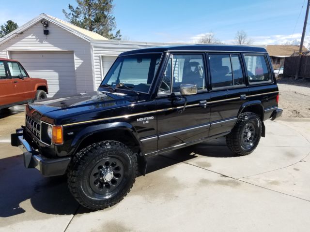 1991 Mitsubishi Montero LS 4x4 SUV – 1st Gen 5 Speed Manual Trans – RARE – Black 1991 Mitsubishi Montero LS
